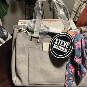 Steve Madden lots of pockets, gray purse